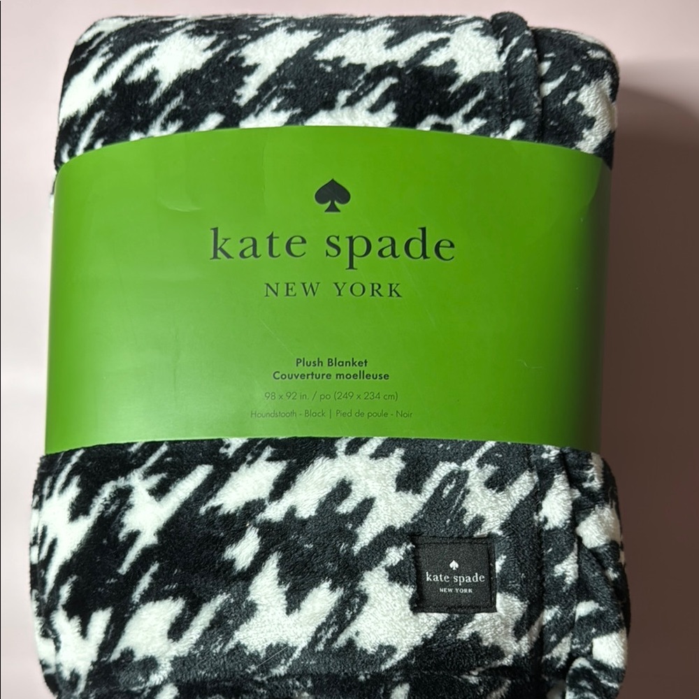 Kate Spade Houndstooth Plush Blanket in Black and White NWT ♠️